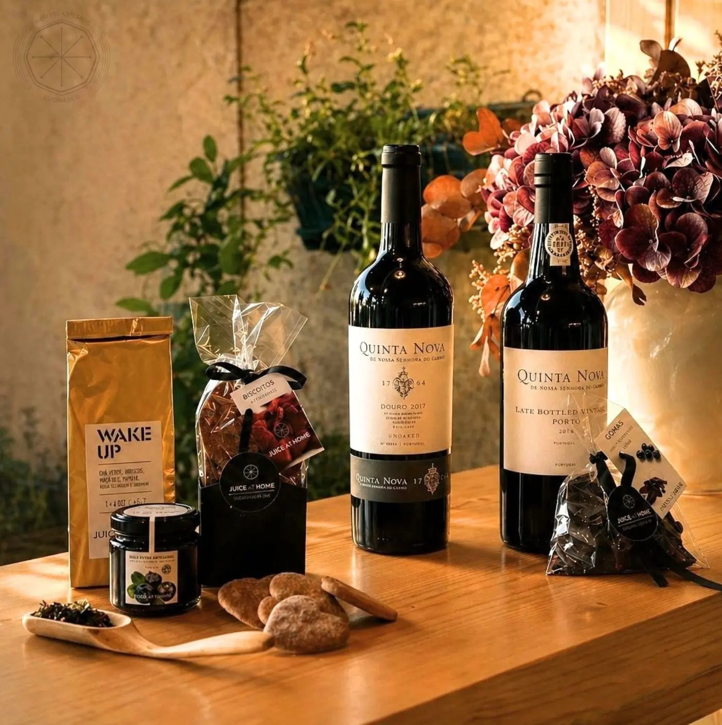 GIFT BOX Supreme Valley Wine & Port Quinta Nova. Cabaz Gourmet