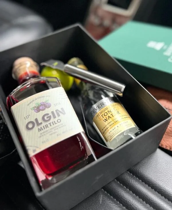 GIFT BOX Gin 4 Gentleman .Cabaz Gourmet - Image 2