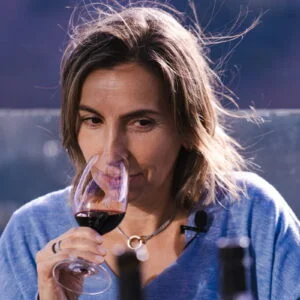 Ana Lucas Box o enologo vai a casa prova de vinhos online com enologo carlos agrellos juice at home Ana Lucas na quinta da Romaneira